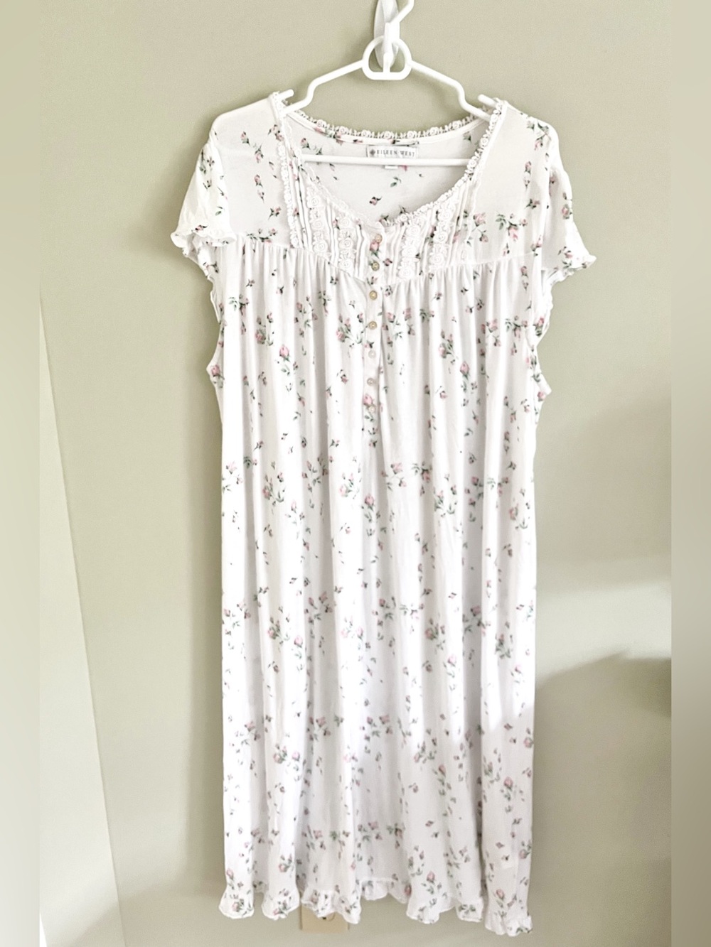 Eileen West long rosebud print cap sleeve nightgown - Picture 3 of 14